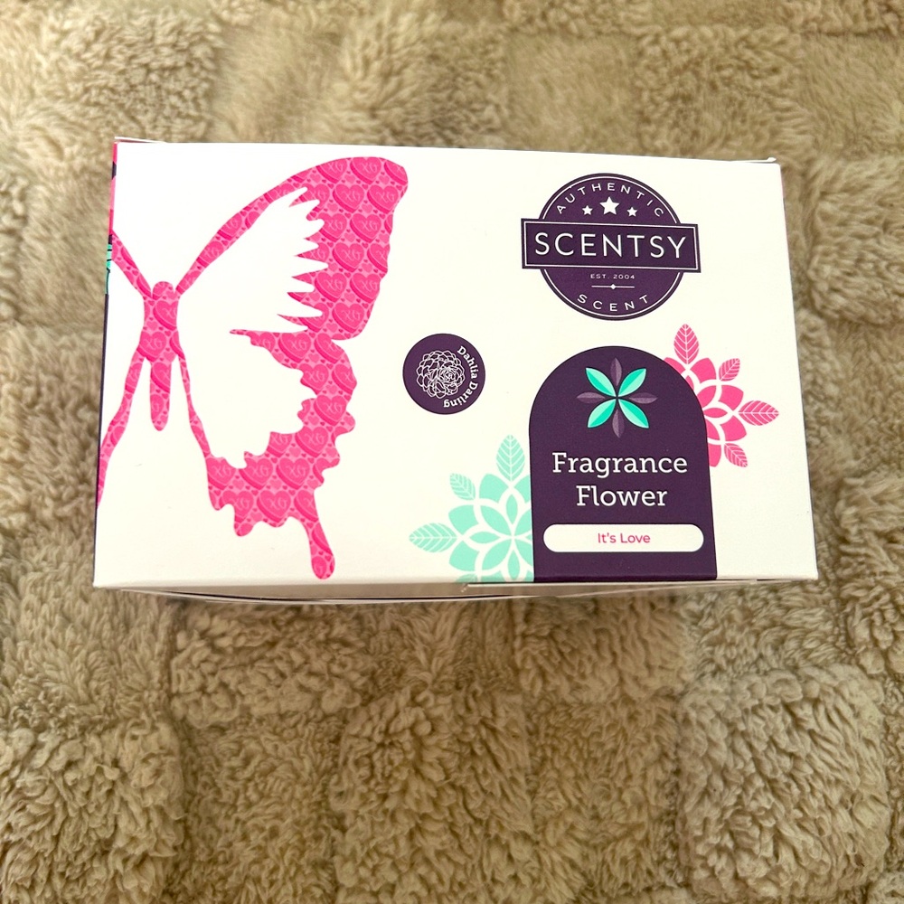 Scentsy Fragrance Flower Dahlia It’s Love